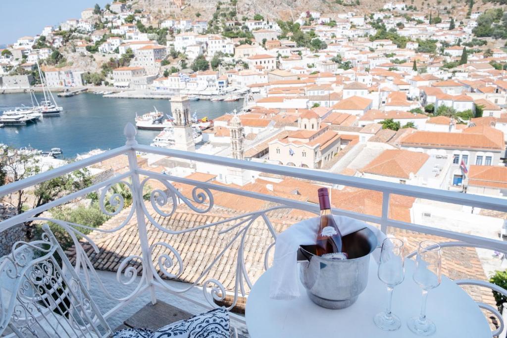Where to stay in Hydra, and hotels