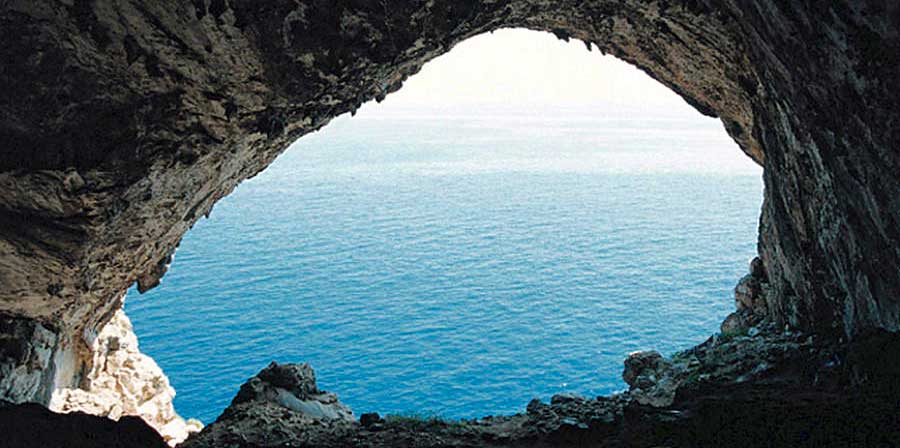 folegandros-cave-of-chrysospilia