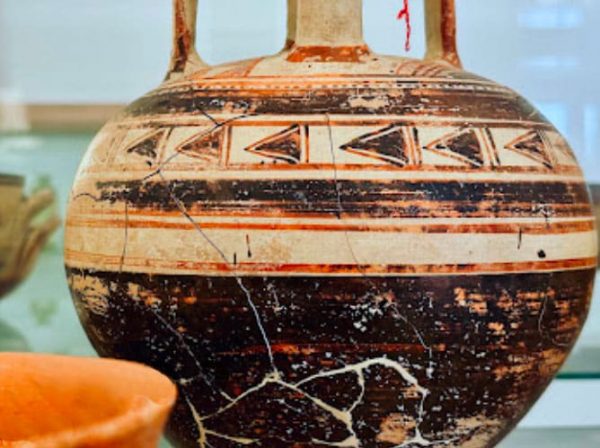 archaeological-museum-of-Naxos-vase