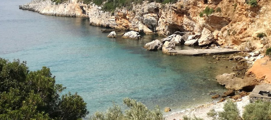 mikros-mourtias-beach