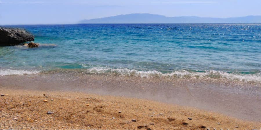 karvounolakos-beach