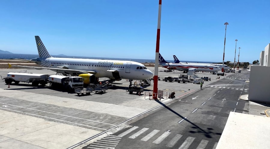 airport-of-santorini