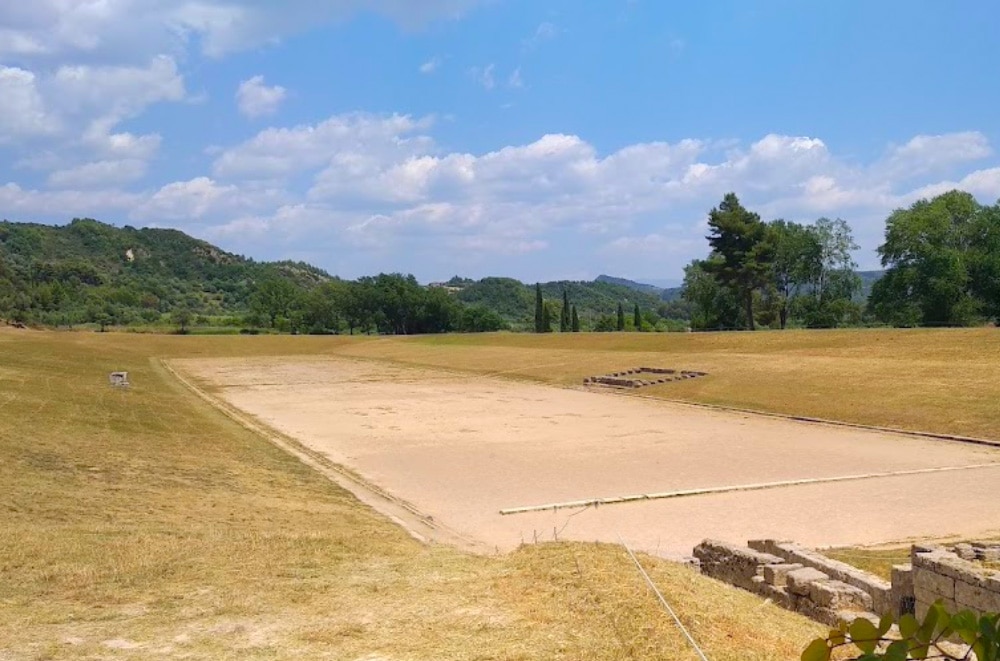 antikes-olympia-stadium-griechenland
